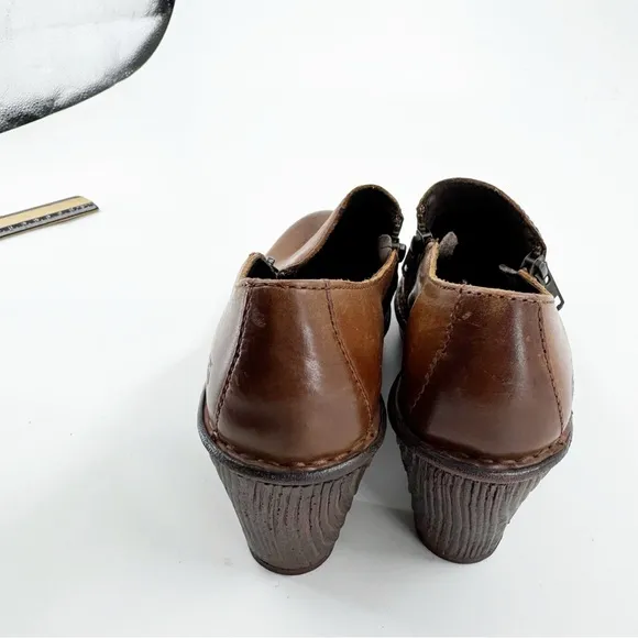 ✅ Born Elliott Women's Brown Leather Side Zip Clogs Shoes Size 7