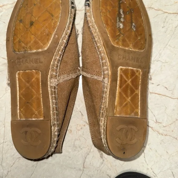 100% Authentic CHANEL women shoes flats size 37, US 6.5