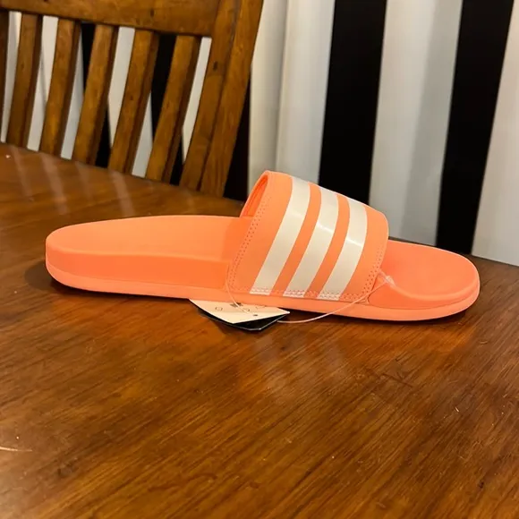 Adidas Adilette Comfort Slides Sandals Shoes Coral B43528 Women’s Size 8
