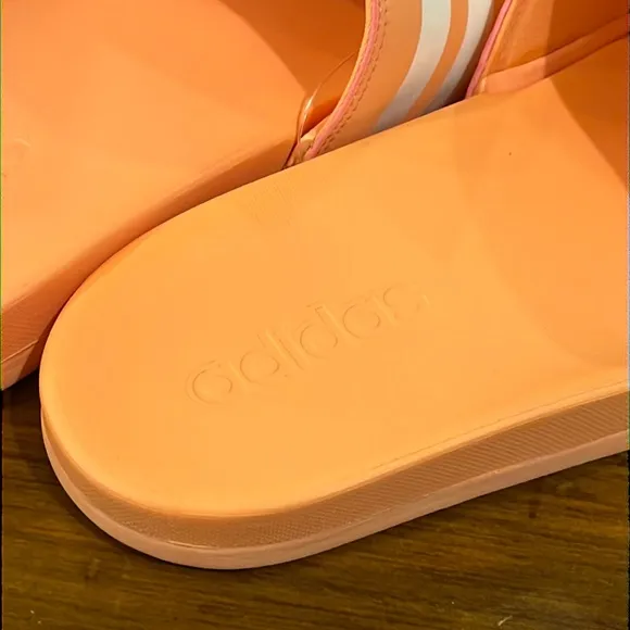 Adidas Adilette Comfort Slides Sandals Shoes Coral B43528 Women’s Size 8