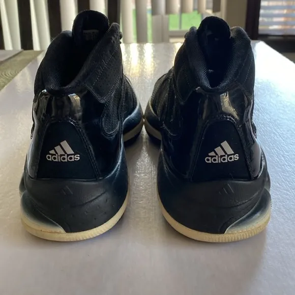 ADIDAS Men’s Black and White Leather Basketball Shoes Art # G08108 Size 12