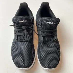 Adidas new with box (NWT) Ultimashow black and white running shoes size Mens 8