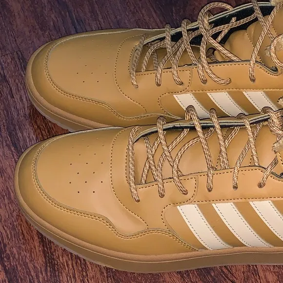Adidas size 11.5 mens casual shoes