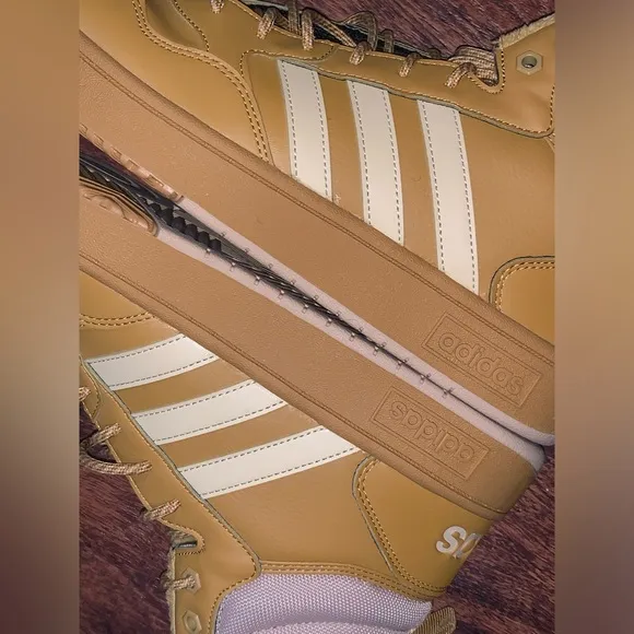 Adidas size 11.5 mens casual shoes