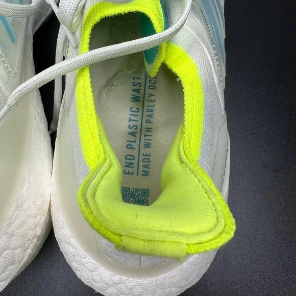 Adidas Sneakers Mens Ultra Boost 21 Running Shoes Size: 11.5