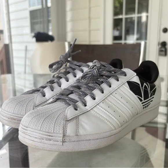 Adidas superstars  Men's White Sneakers