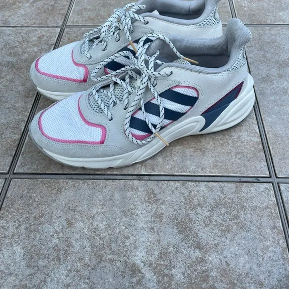 adidas Womens 90s VALASION White Running Shoes EE9907