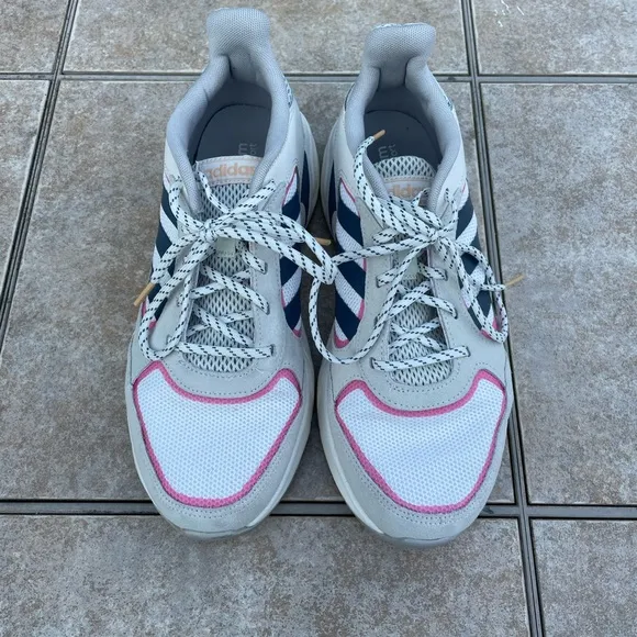 adidas Womens 90s VALASION White Running Shoes EE9907