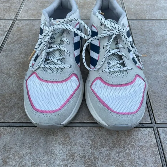 adidas Womens 90s VALASION White Running Shoes EE9907