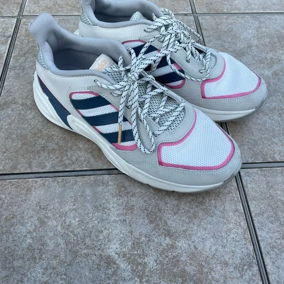 adidas Womens 90s VALASION White Running Shoes EE9907