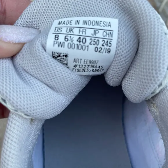 adidas Womens 90s VALASION White Running Shoes EE9907