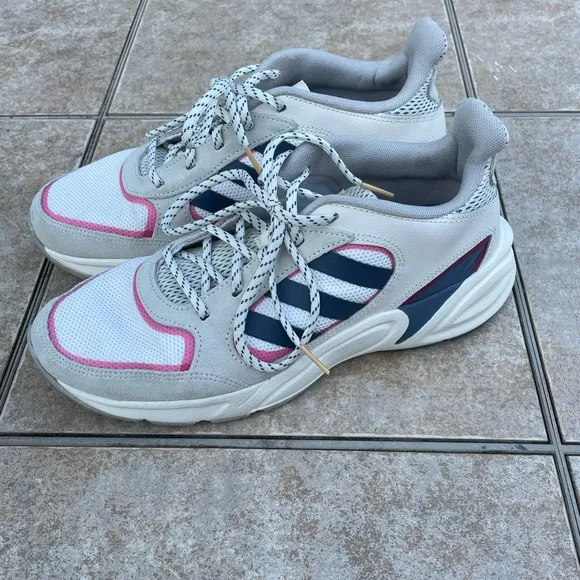 adidas Womens 90s VALASION White Running Shoes EE9907