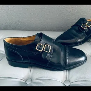 Adolfo Black Leather Shoes w/ Buckle Closure