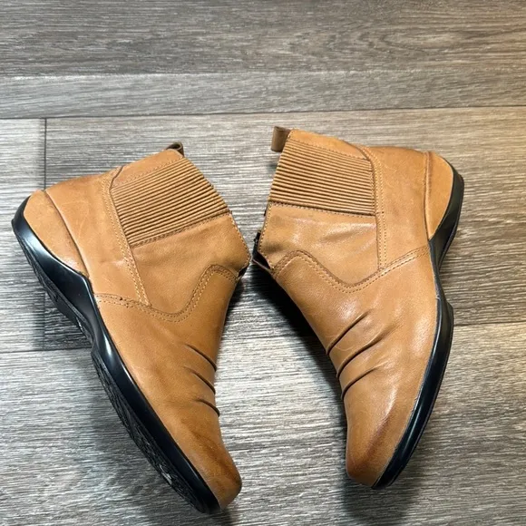 Aetrex Women's Tan Ankle Boots size 7.5 (b106)