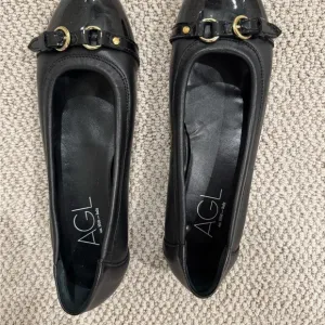 AGL Women's Black Leather Flats