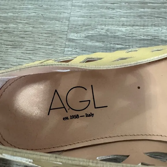 AGL Women's yellow Ballet Flats