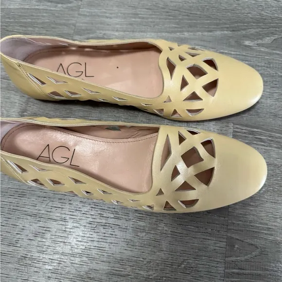 AGL Women's yellow Ballet Flats