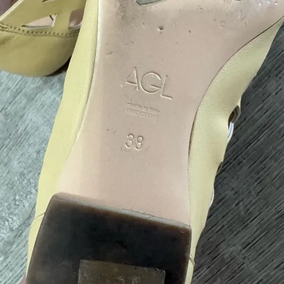 AGL Women's yellow Ballet Flats