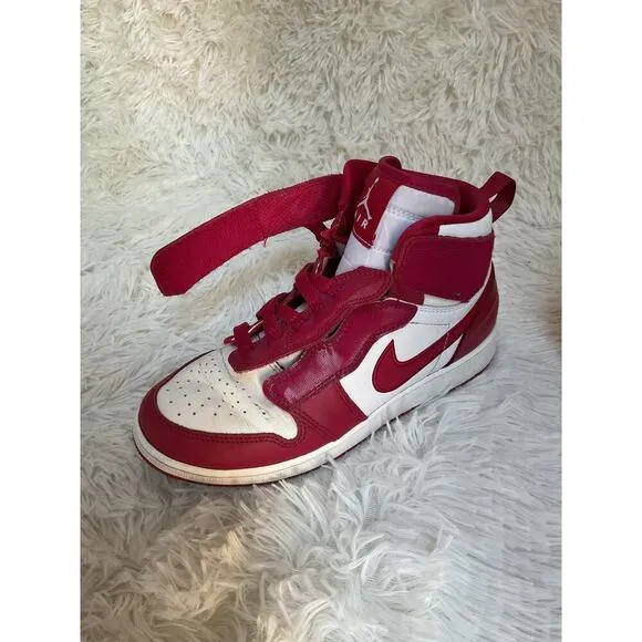 Air Jordan 1 Hi FlyEase Cardinal Red US 5 Youth / Women’s 6