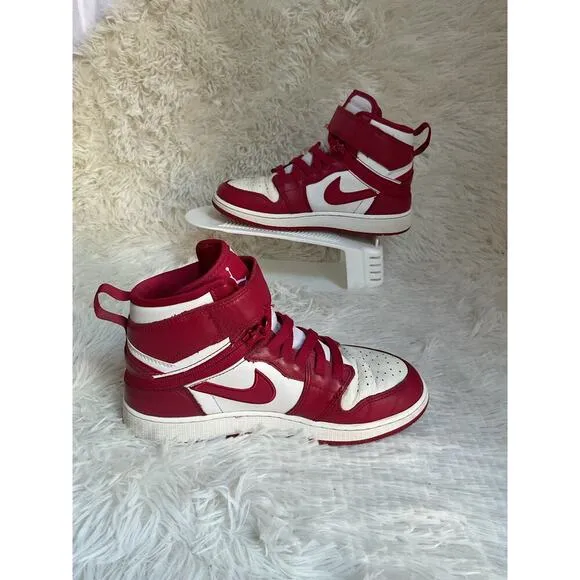Air Jordan 1 Hi FlyEase Cardinal Red US 5 Youth / Women’s 6