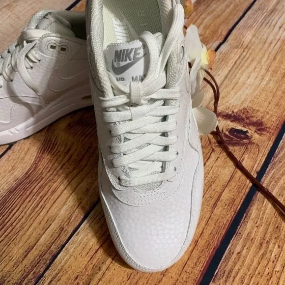 AIR MAX 1 PRM  WHITE WOMENS RUNNING SHOES