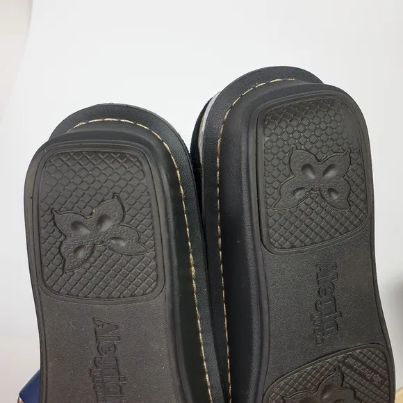 Alegria KlE sandals abalone leather embossed adjustable straps size 40