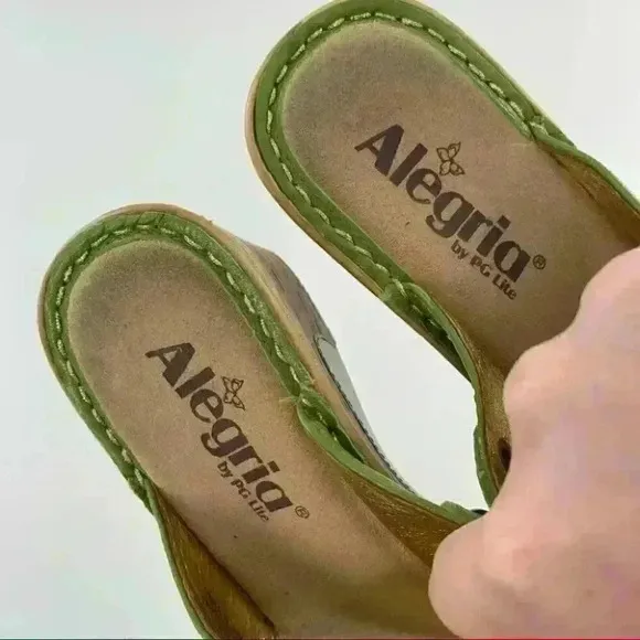 Alegria sandals 35 green leather thong sticky strap orthopedic comfort wedges