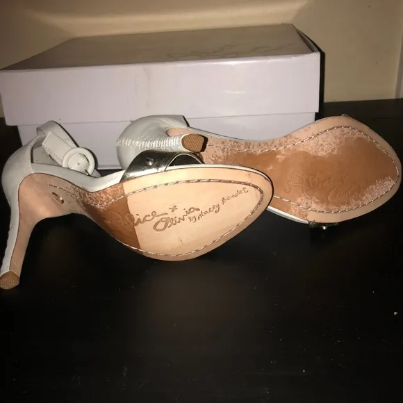 Alice   Olivia Gala 4&quot; Heels, NIB, Size 7.5