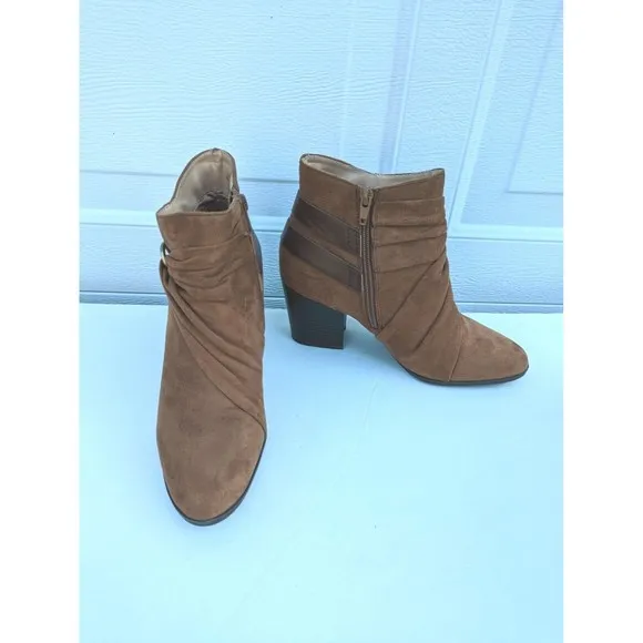 Andrew Geller Womens Kate Block Heel Ankle Boots Booties Faux Suede Brown 7.5