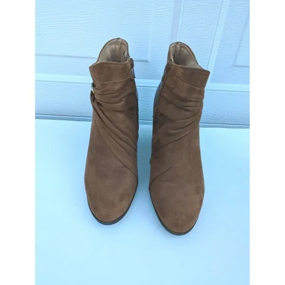 Andrew Geller Womens Kate Block Heel Ankle Boots Booties Faux Suede Brown 7.5