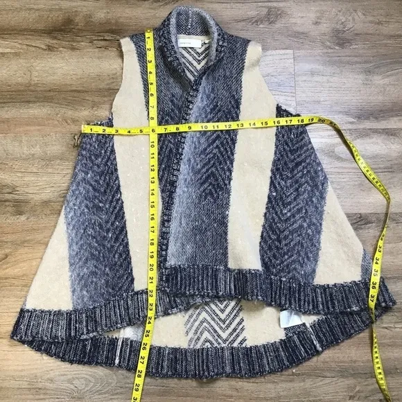 ANTHRO Size XS/S Mabli Sleeping On Snow Vest Cardigan Sweater Boho Ombré Blue