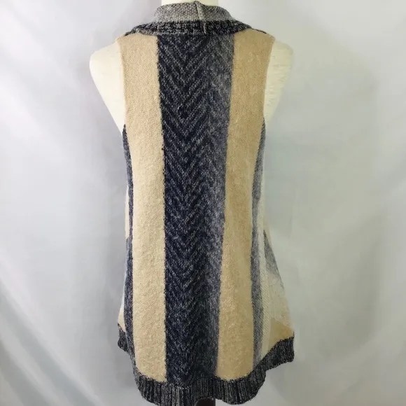 ANTHRO Size XS/S Mabli Sleeping On Snow Vest Cardigan Sweater Boho Ombré Blue