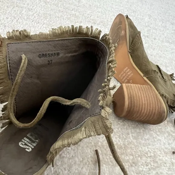 Anthropologie Silent D Gresham Fringe Heels Shoes US 6-6.5 / EU 37
