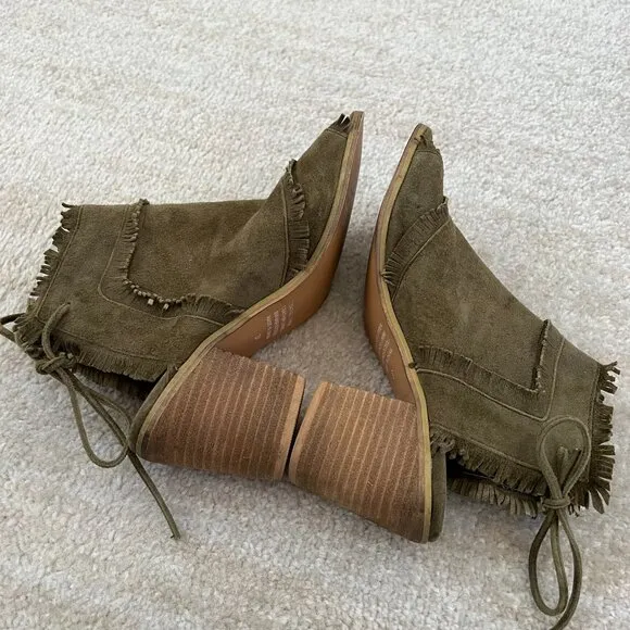 Anthropologie Silent D Gresham Fringe Heels Shoes US 6-6.5 / EU 37