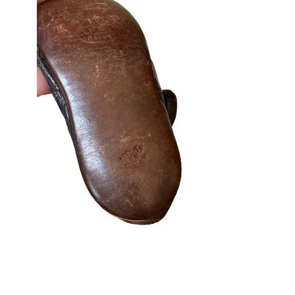 Antique Leather Baby Shoes in Wooden Box Little Daisy
