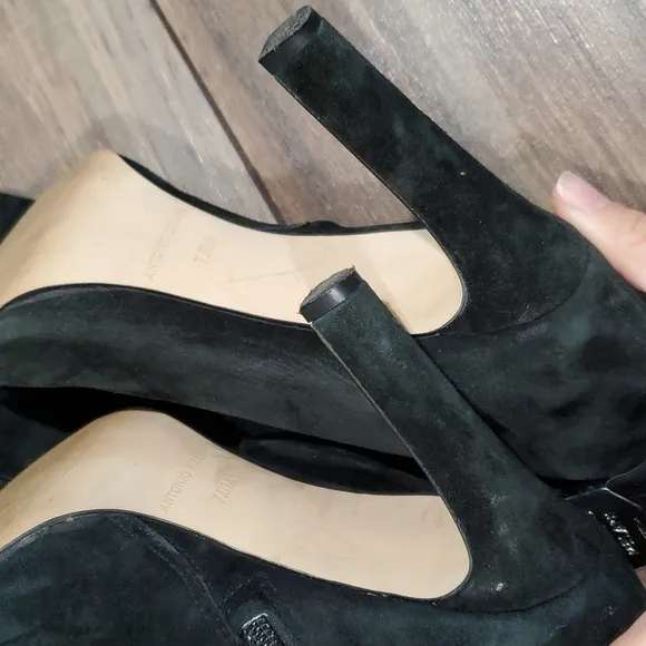 Antonio Melani leather tall heels boots shoes sz 7.5M pull on