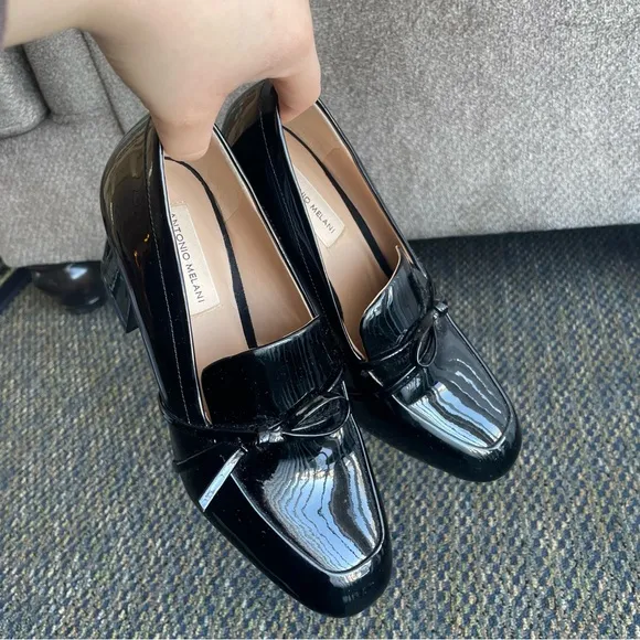 ANTONIO MELANI Patent Leather Loafer Pumps with Bow Detail and Silver Detail