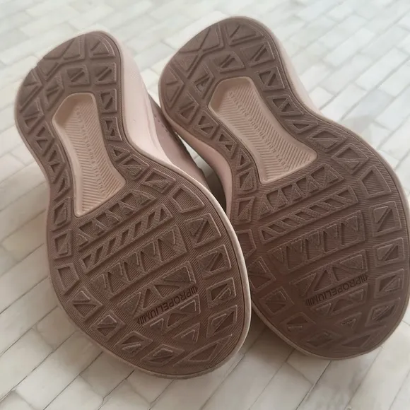 APL Shoes