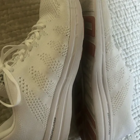 APL Techloom Pro running shoes size 13