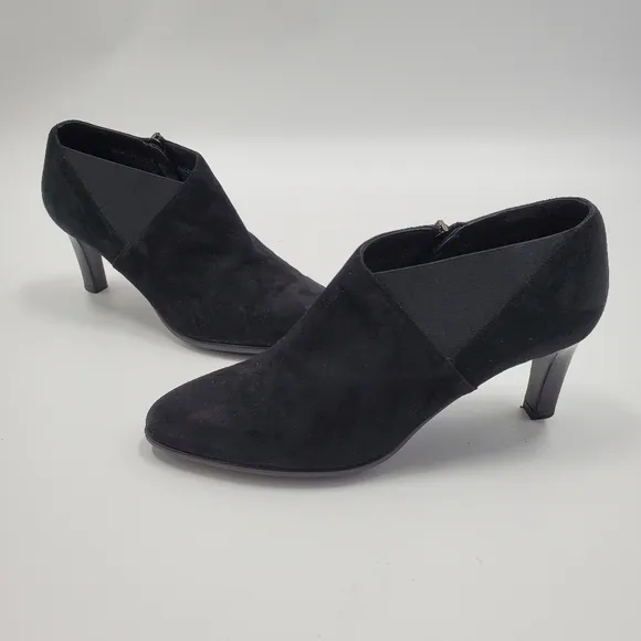 Aquatalia Black Suede Shooties Ankle Boots Zip