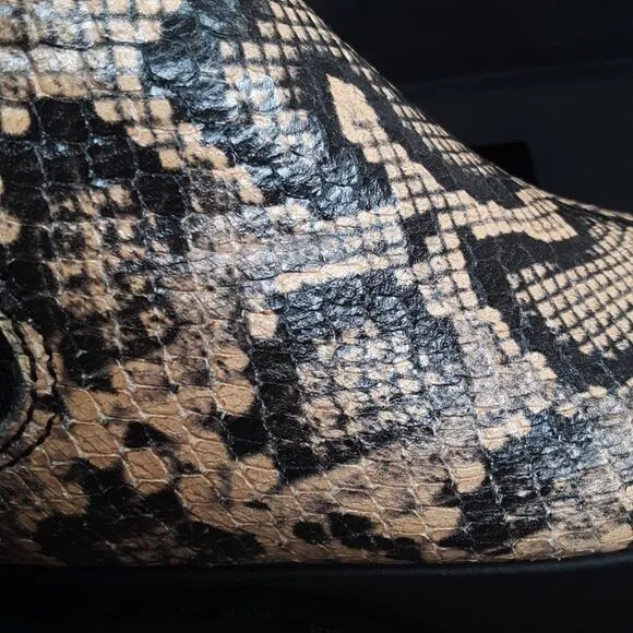 Aquatalia Women's Ankle Boot size 8M Python Embossed Leather