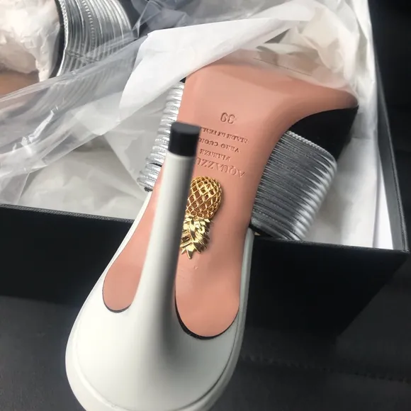AQUAZZURA