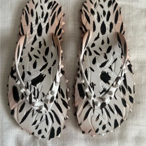 Authentic Christian Louboutin Super Loubi Gigi Flip Flop in Vintage Rose