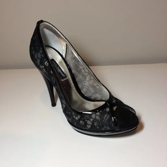 Authentic Dolce &amp; Gabbana patent leather lace pump