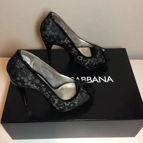 Authentic Dolce &amp; Gabbana patent leather lace pump