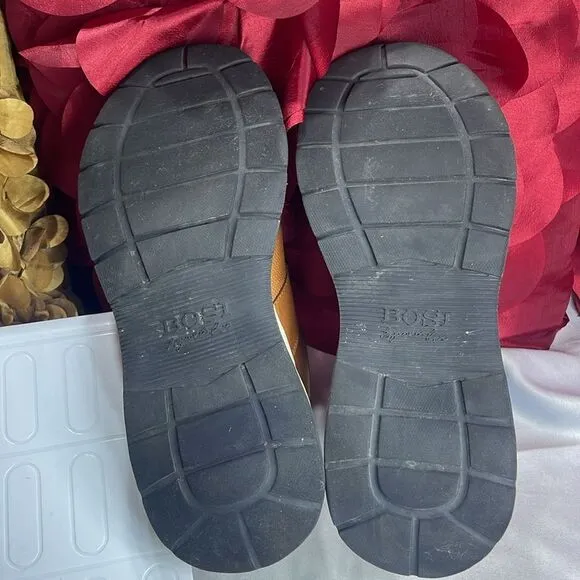 (B2) BOSI, women's leather tennis shoes, size 38/7 USA