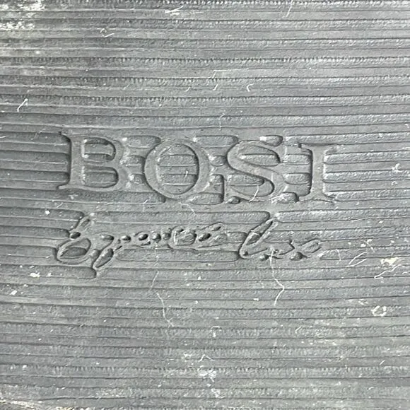 (B2) BOSI, women's leather tennis shoes, size 38/7 USA
