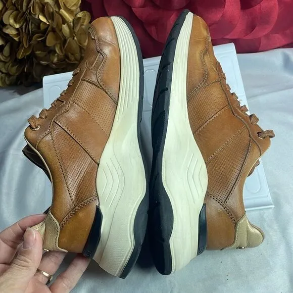 (B2) BOSI, women's leather tennis shoes, size 38/7 USA