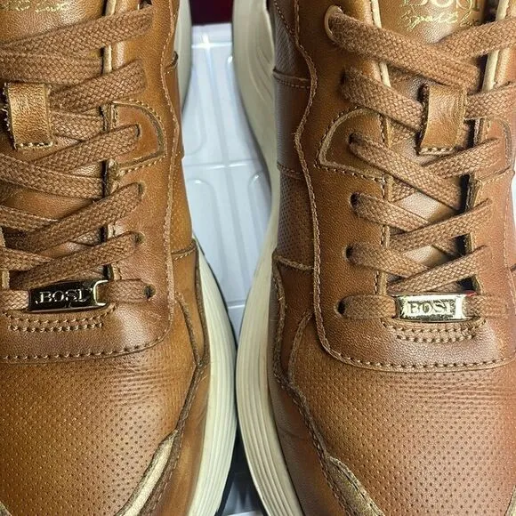 (B2) BOSI, women's leather tennis shoes, size 38/7 USA