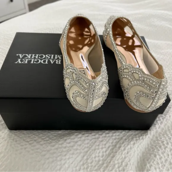 Badgley Mischka Gigi Flats (Size 8.5)